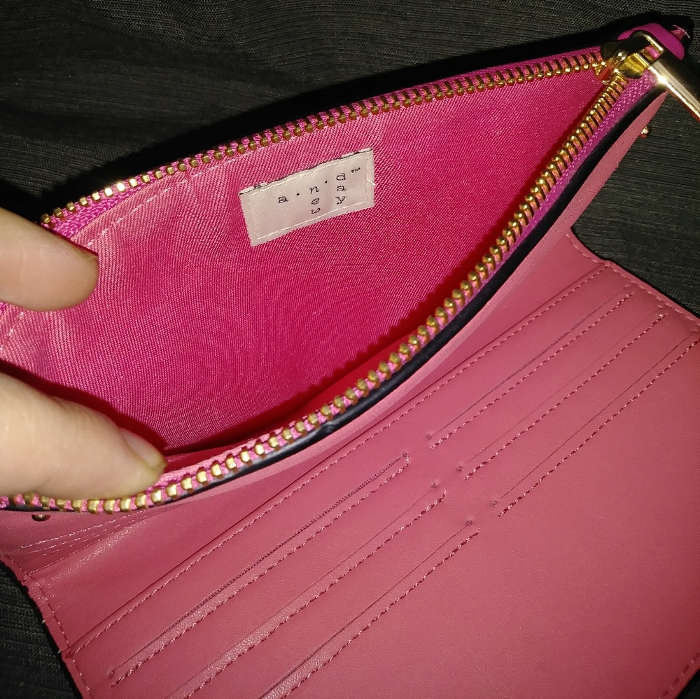 Big Pink Wallet - Picture 4 of 8